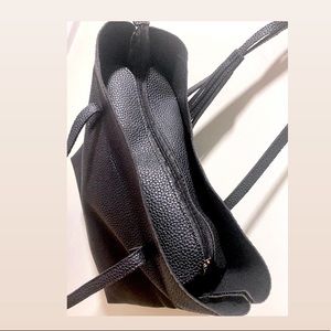 Black handbag shoulder bag